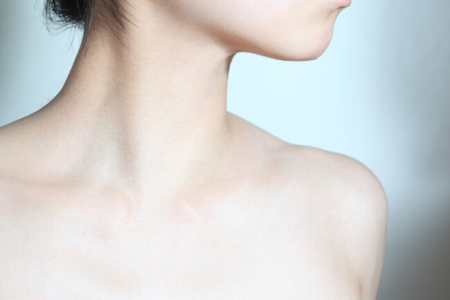 Carbossiterapia e biorivitalizzazione per il decolleté.